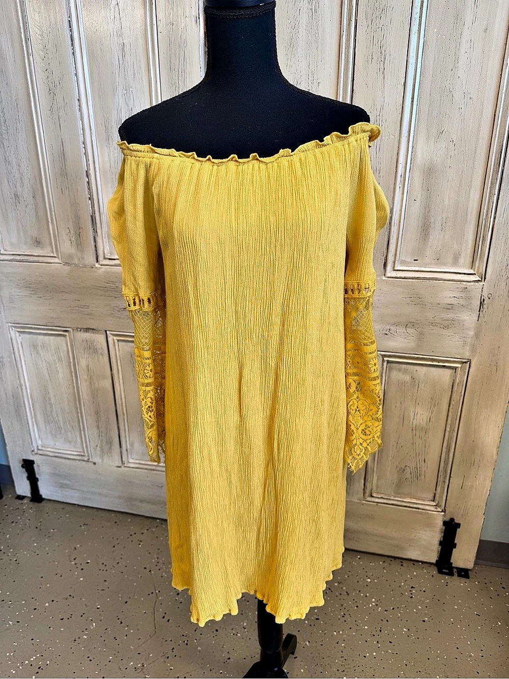Love Fire Mustard Yellow Lace Sleeve Mini Dress Size Medium Like New